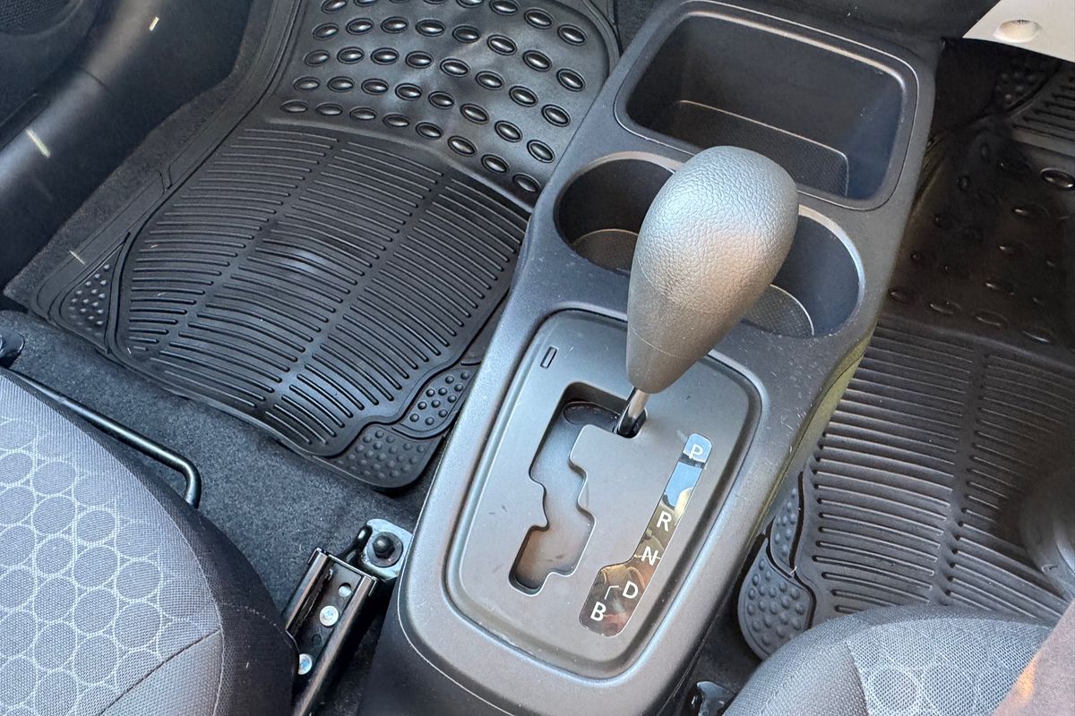 2013 Mitsubishi Mirage ES LA