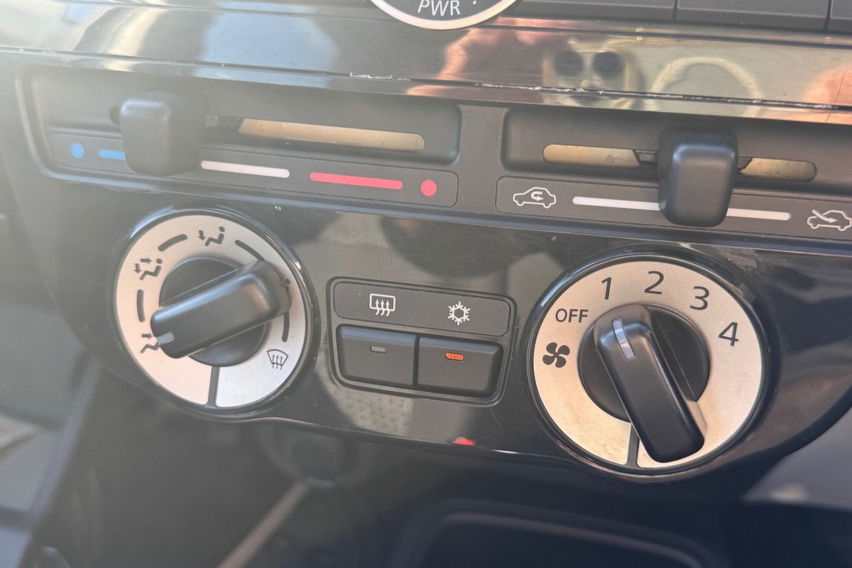 2013 Mitsubishi Mirage ES LA