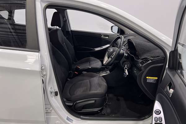 2019 Hyundai Accent Sport RB6