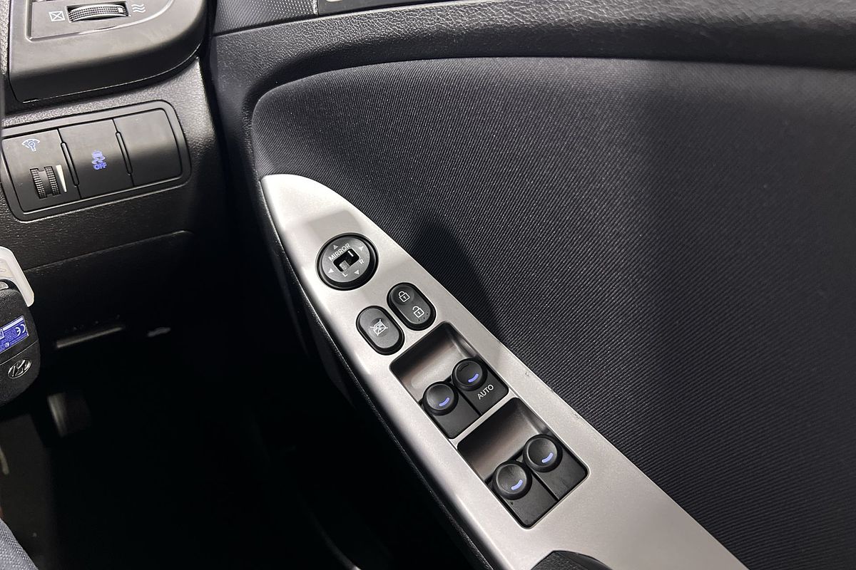 2019 Hyundai Accent Sport RB6