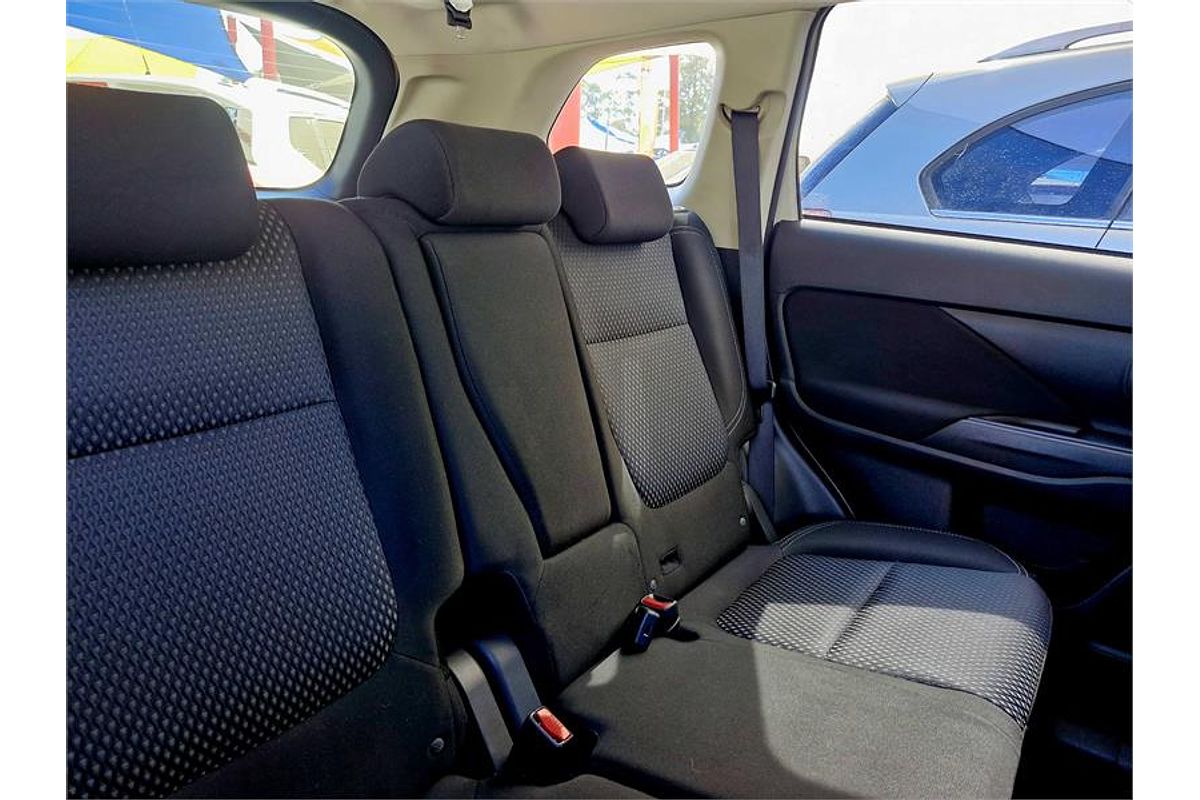 2018 Mitsubishi Outlander ES ADAS ZL