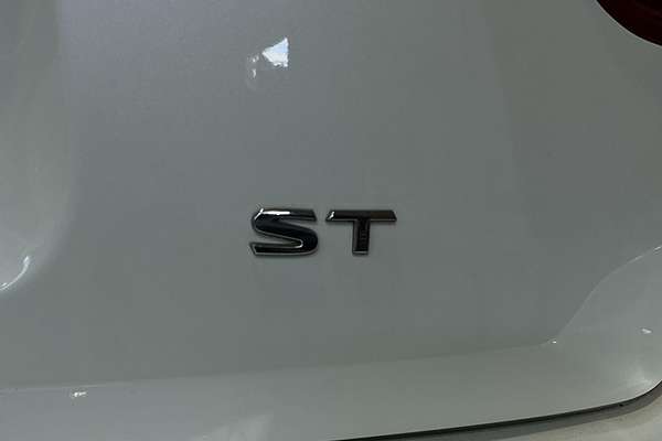 2018 Nissan Pathfinder ST R52 Series II