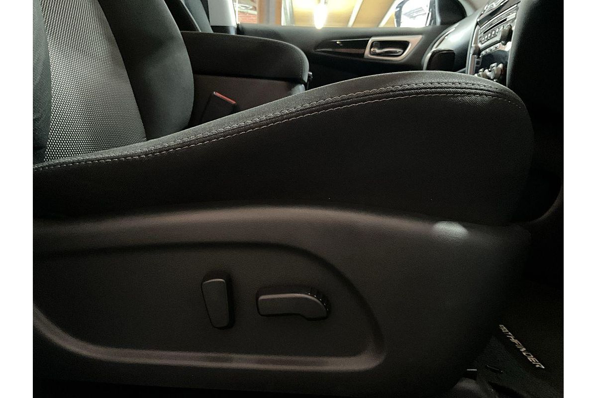 2018 Nissan Pathfinder ST R52 Series II