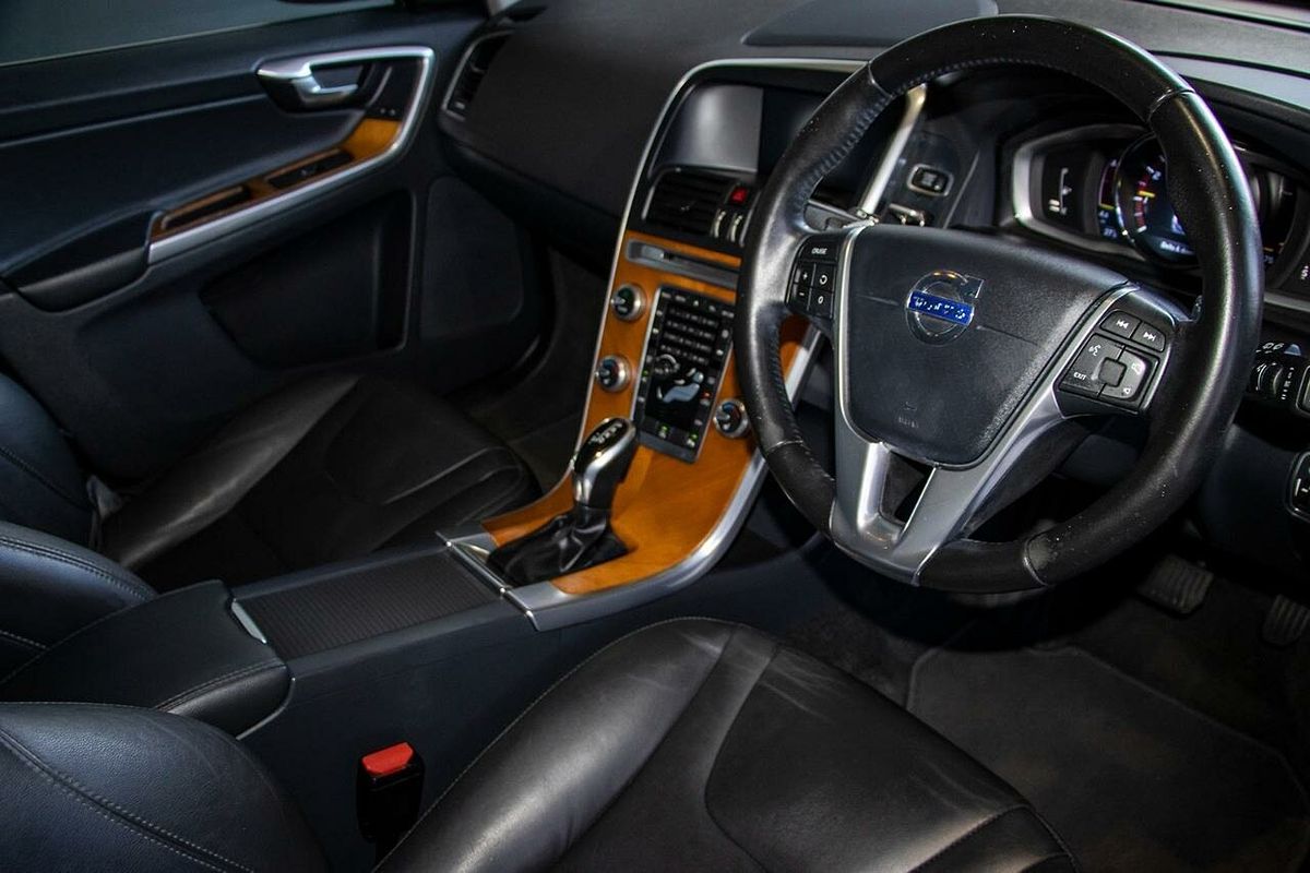 2016 Volvo XC60 T5 Luxury