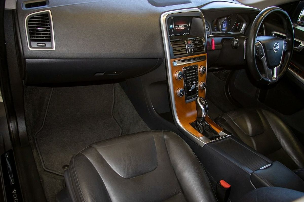 2016 Volvo XC60 T5 Luxury