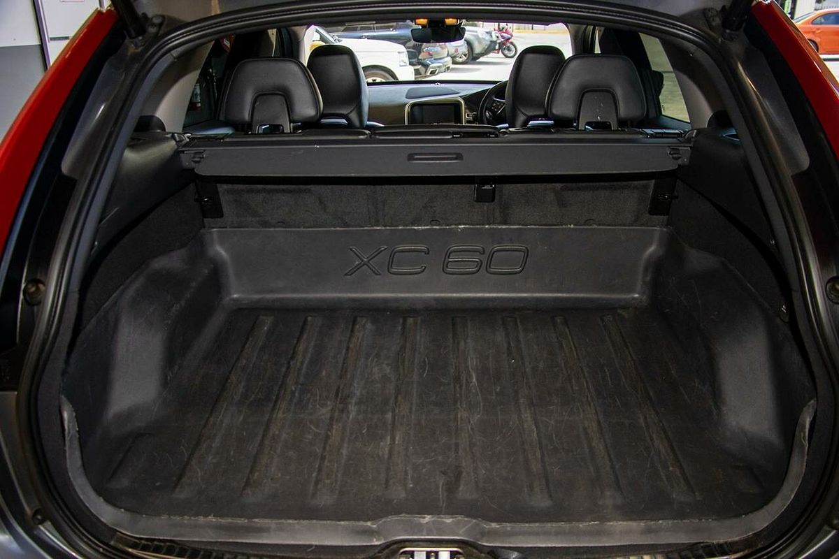 2016 Volvo XC60 T5 Luxury