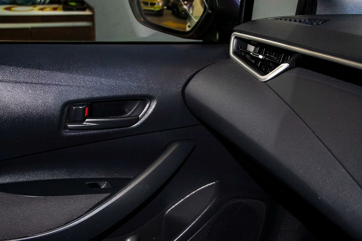 2018 Toyota Corolla Ascent Sport Hybrid ZWE211R