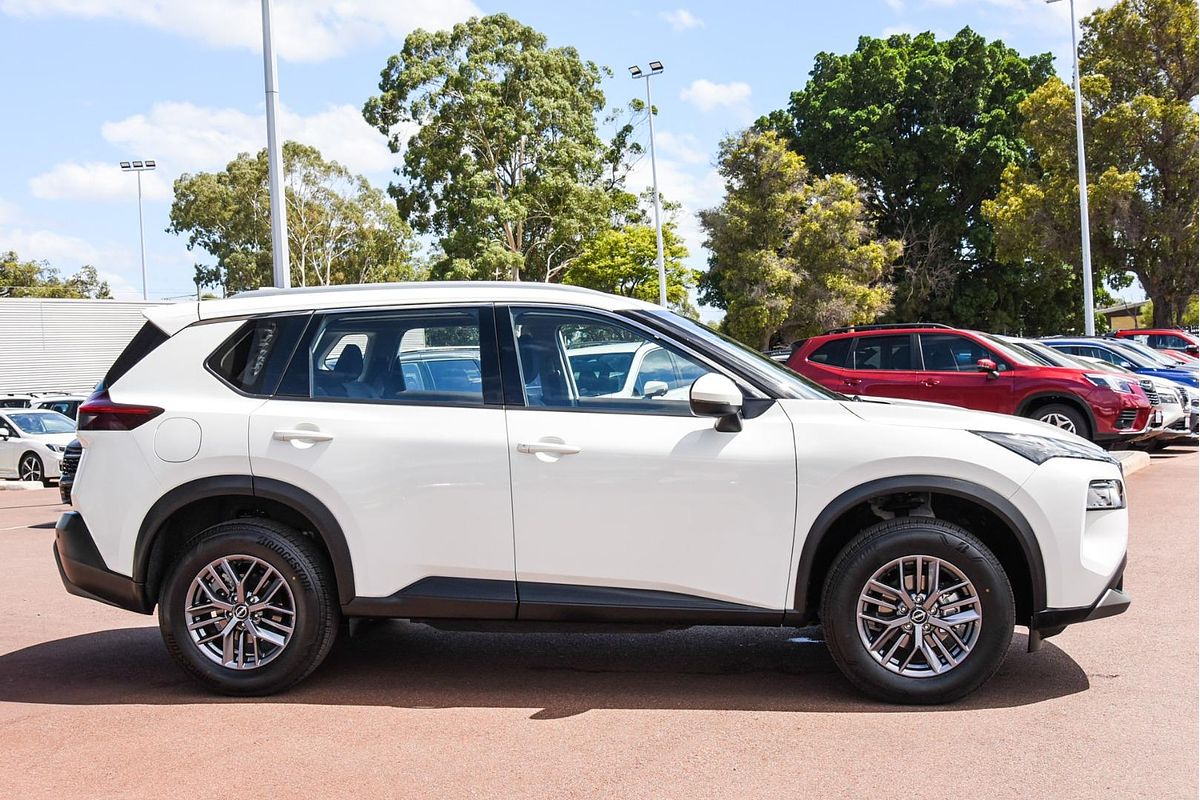 2024 Nissan X-TRAIL ST T33