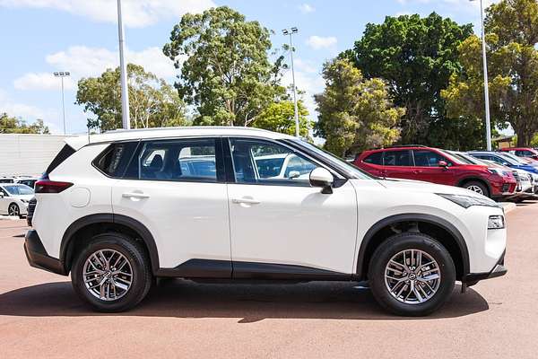 2024 Nissan X-TRAIL ST T33