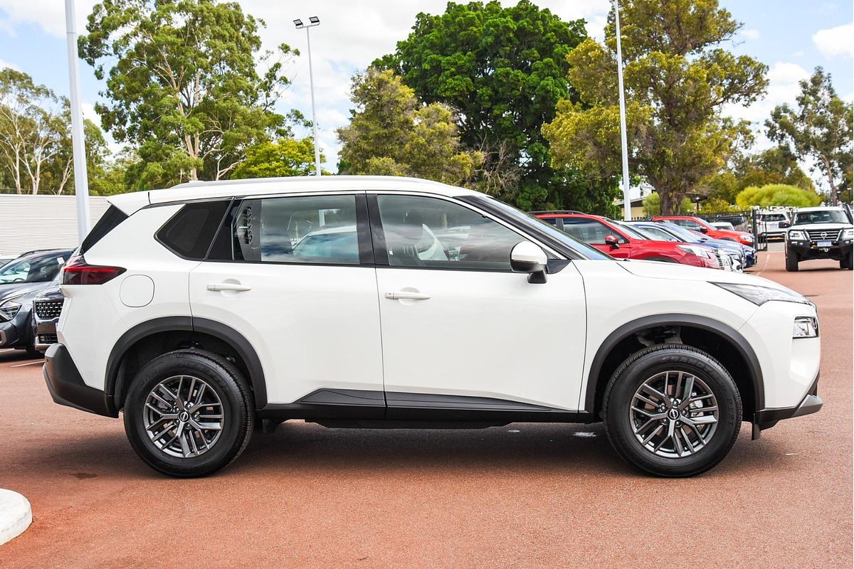 2024 Nissan X-TRAIL ST T33
