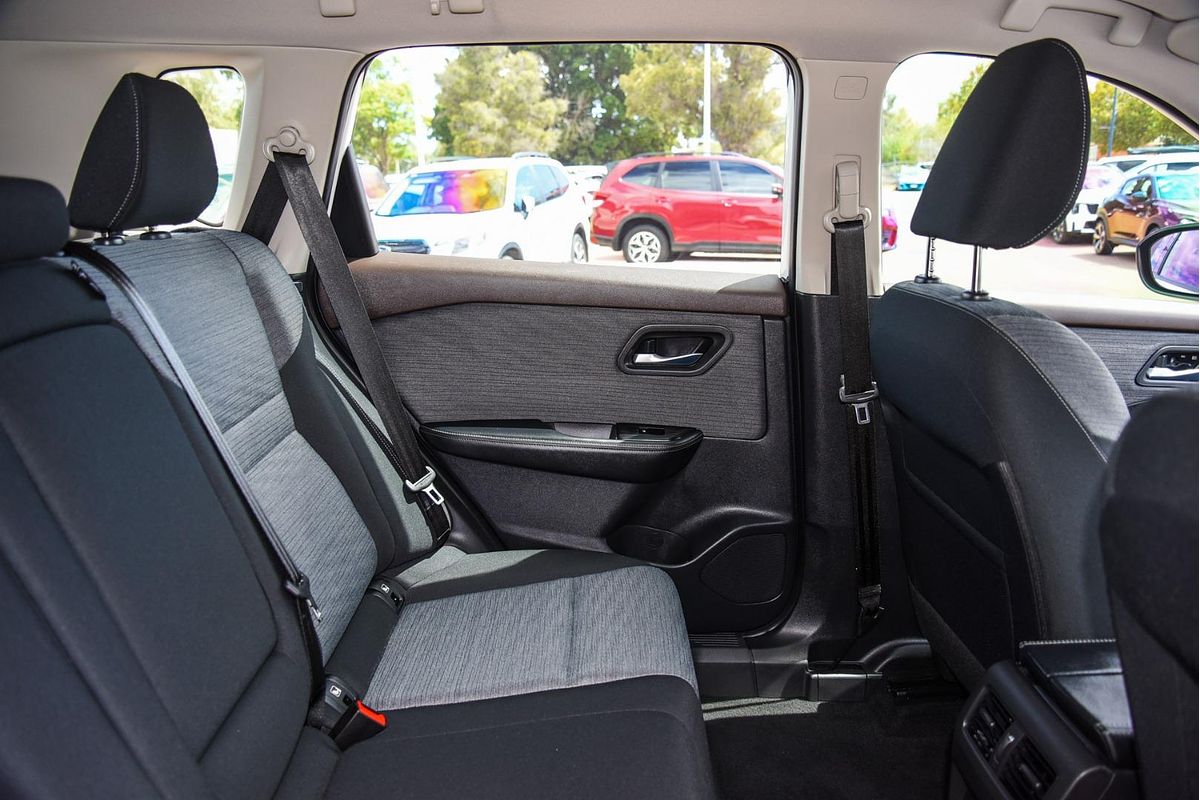 2024 Nissan X-TRAIL ST T33