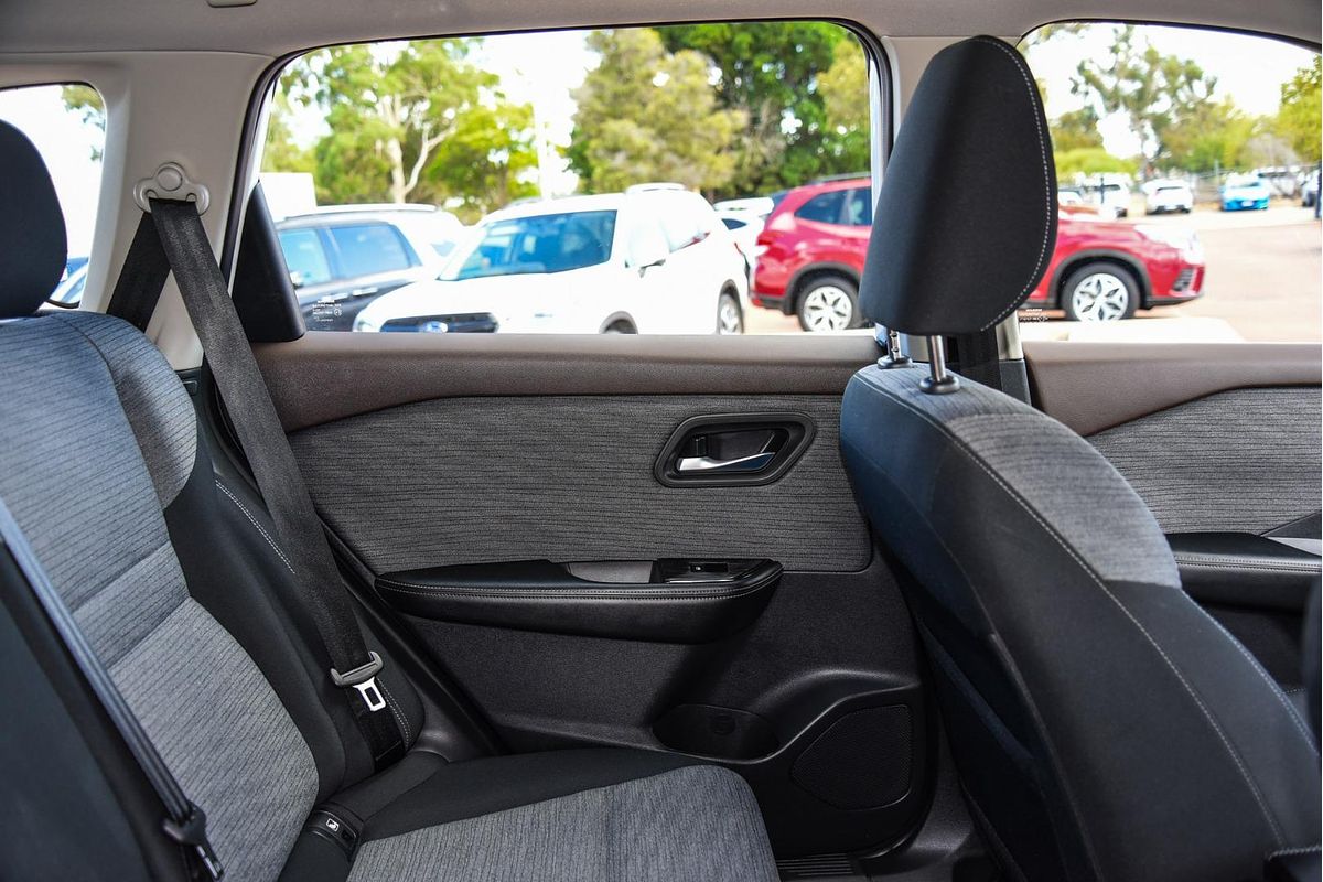 2024 Nissan X-TRAIL ST T33