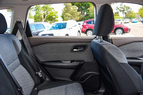2024 Nissan X-TRAIL ST T33