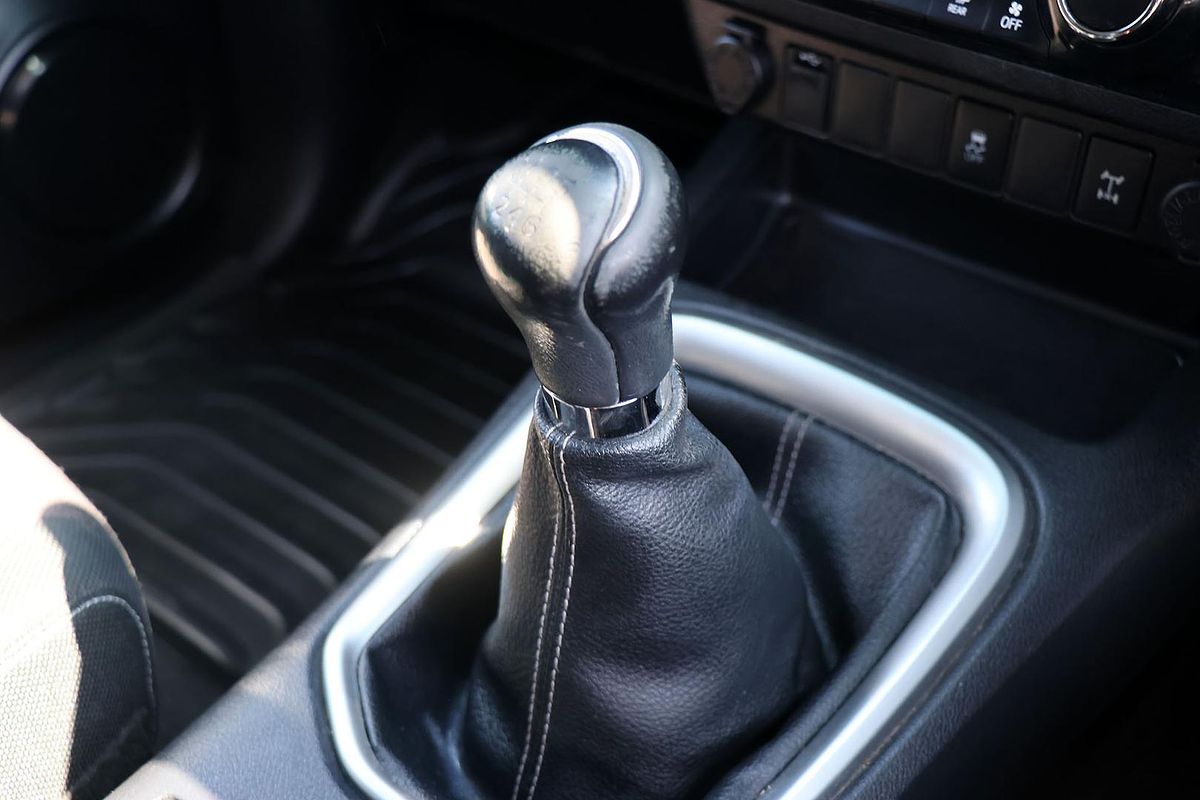 2017 Toyota Hilux SR5 GUN126R 4X4