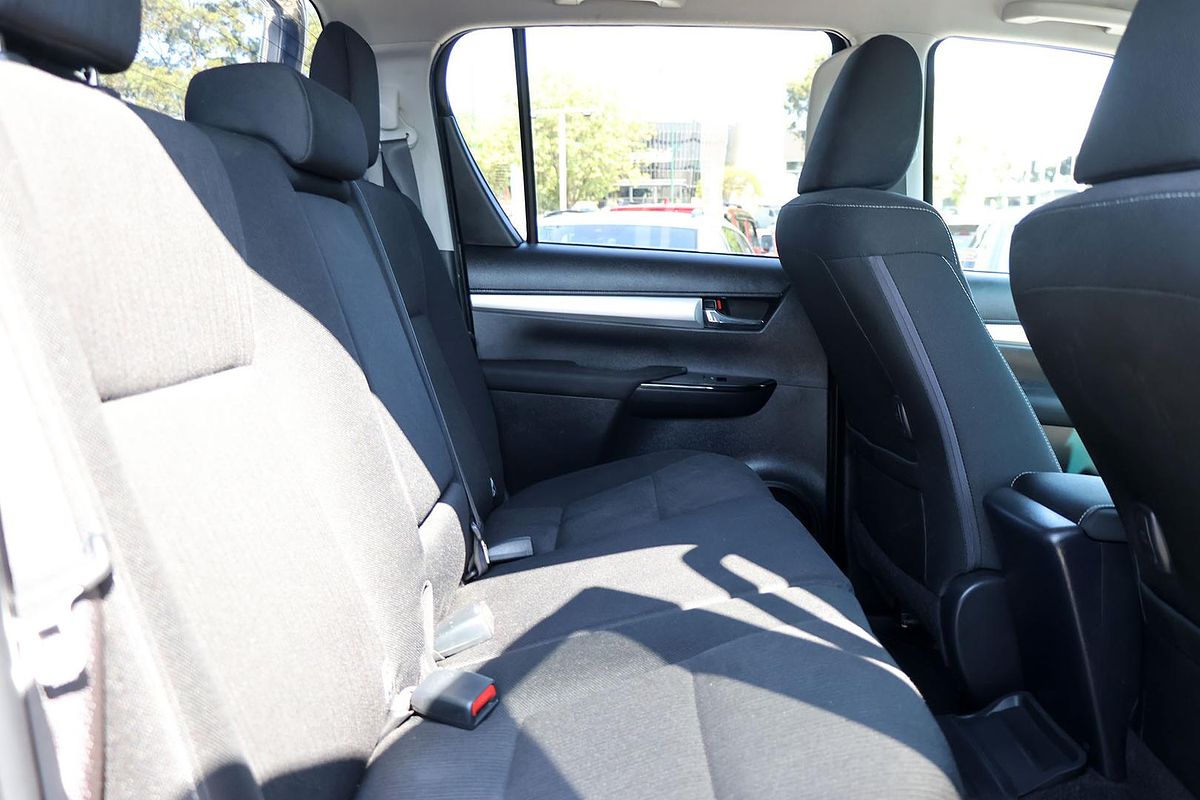 2017 Toyota Hilux SR5 GUN126R 4X4
