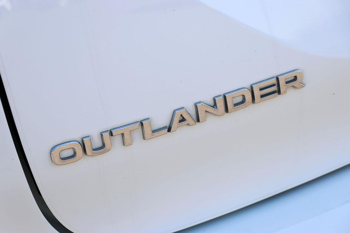 2022 Mitsubishi Outlander LS ZM