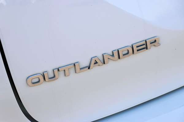 2022 Mitsubishi Outlander LS ZM