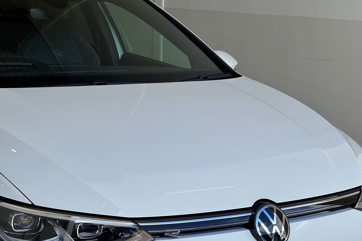 2024 Volkswagen Golf 110TSI R-Line 8