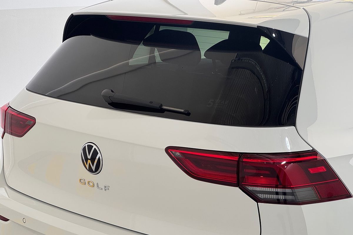 2024 Volkswagen Golf 110TSI R-Line 8