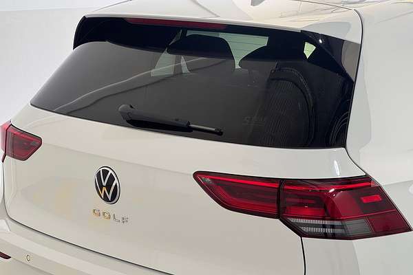 2024 Volkswagen Golf 110TSI R-Line 8