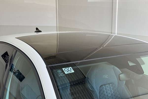 2024 Volkswagen Golf 110TSI R-Line 8