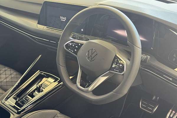 2024 Volkswagen Golf 110TSI R-Line 8