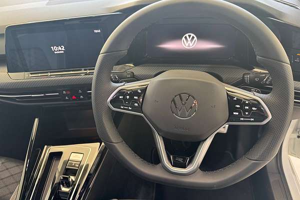 2024 Volkswagen Golf 110TSI R-Line 8