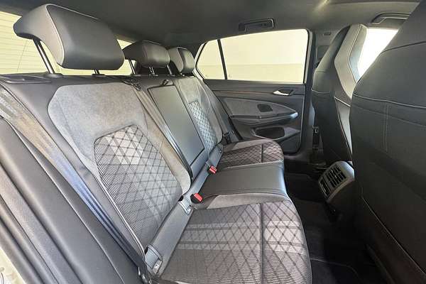 2024 Volkswagen Golf 110TSI R-Line 8
