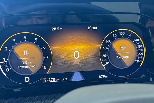 2024 Volkswagen Golf 110TSI R-Line 8