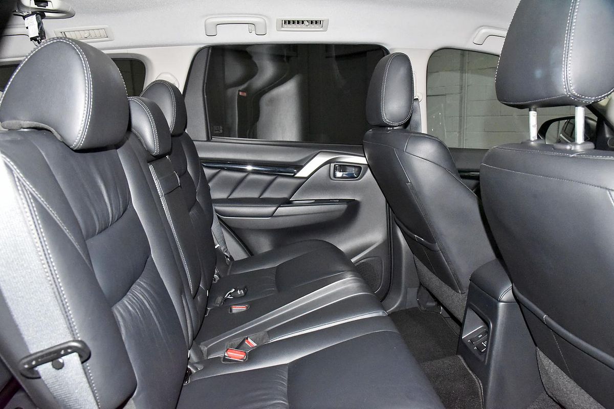 2019 Mitsubishi Pajero Sport Black Edition QE