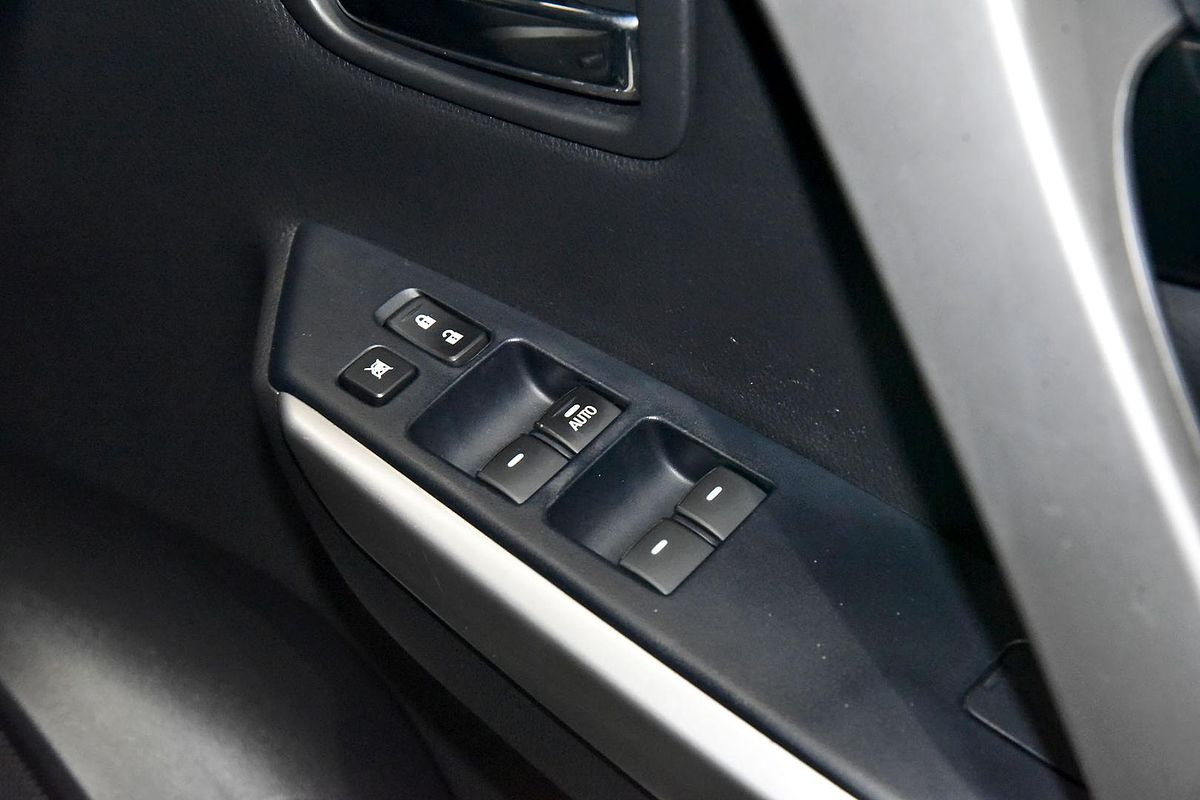 2019 Mitsubishi Pajero Sport Black Edition QE