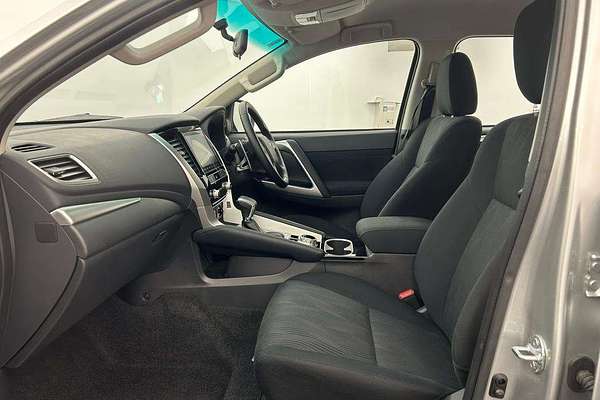 2024 Mitsubishi Pajero Sport GLX QF