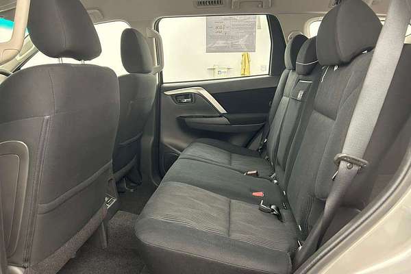 2024 Mitsubishi Pajero Sport GLX QF