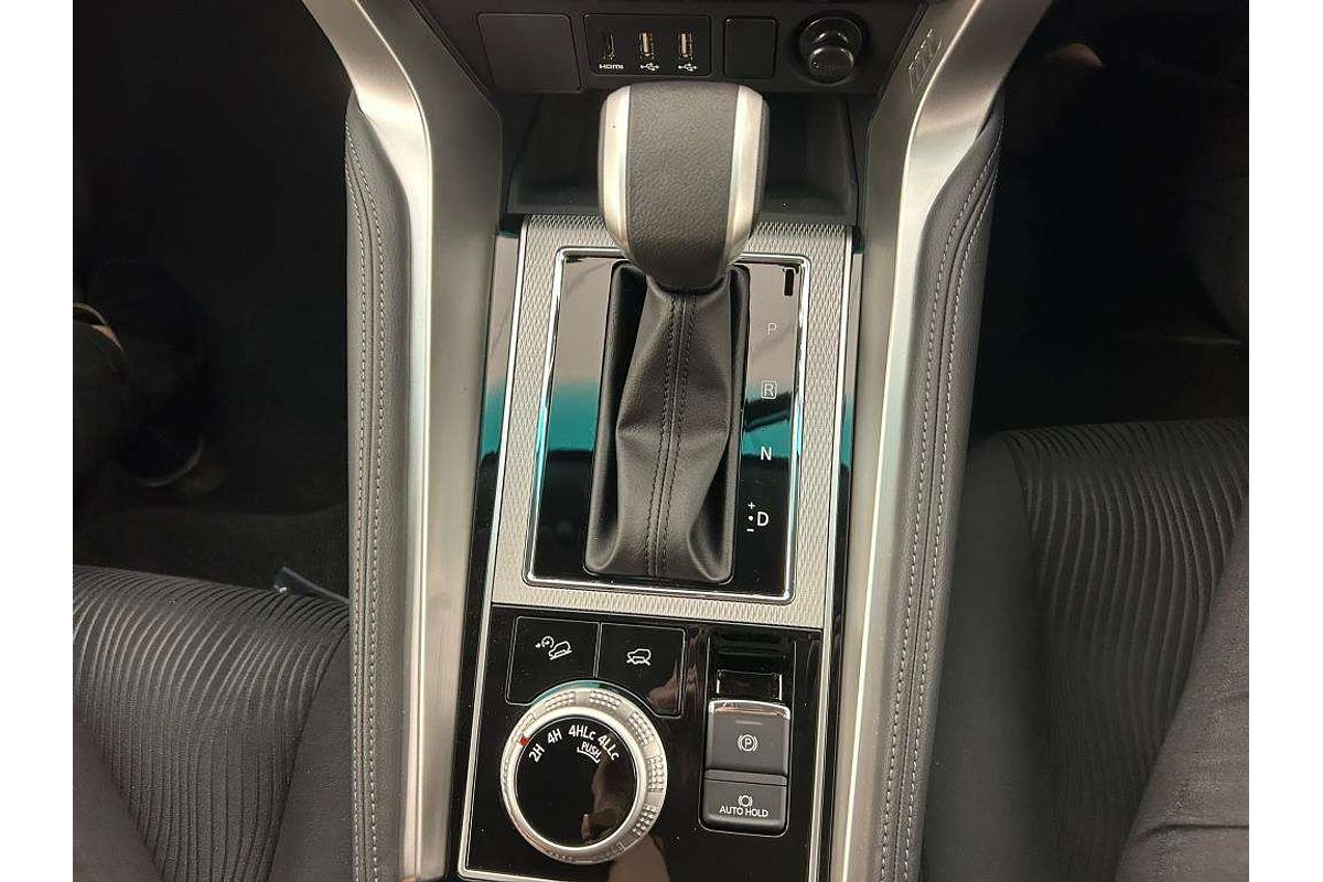 2024 Mitsubishi Pajero Sport GLX QF