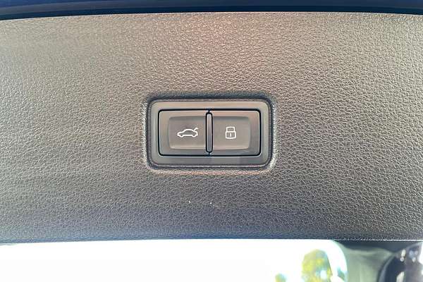 2023 Audi Q5 40 TDI S Line FY