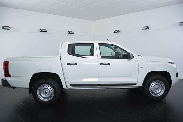 2024 Mitsubishi Triton GLX MV 4X4