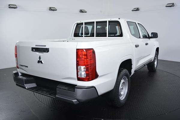 2024 Mitsubishi Triton GLX MV 4X4