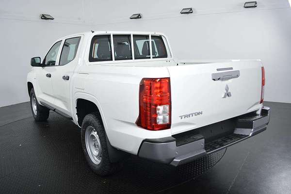 2024 Mitsubishi Triton GLX MV 4X4