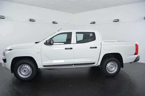 2024 Mitsubishi Triton GLX MV 4X4