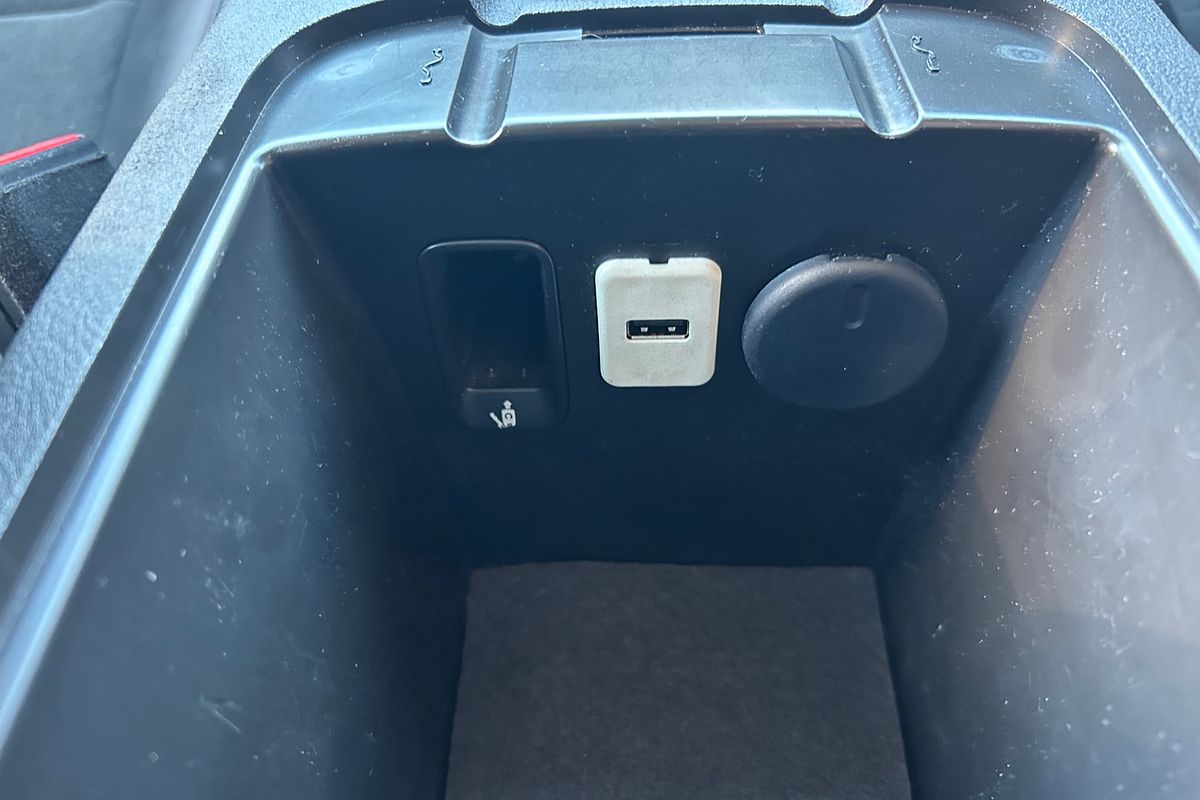 2016 Holden Commodore SV6 Black VF Series II