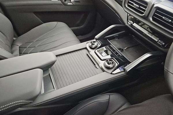2024 LDV D90 Executive SV9A