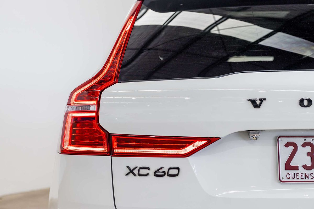 2021 Volvo XC60 B6 R-Design