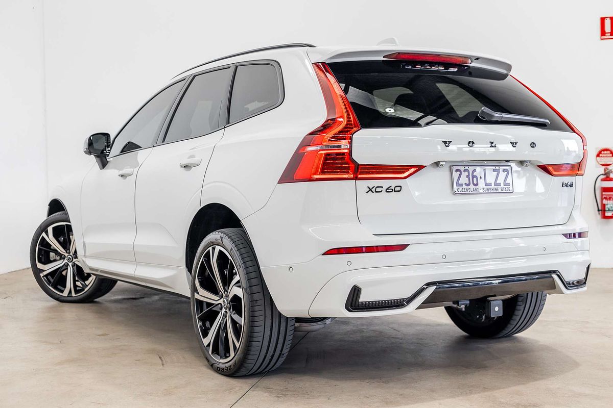 2021 Volvo XC60 B6 R-Design