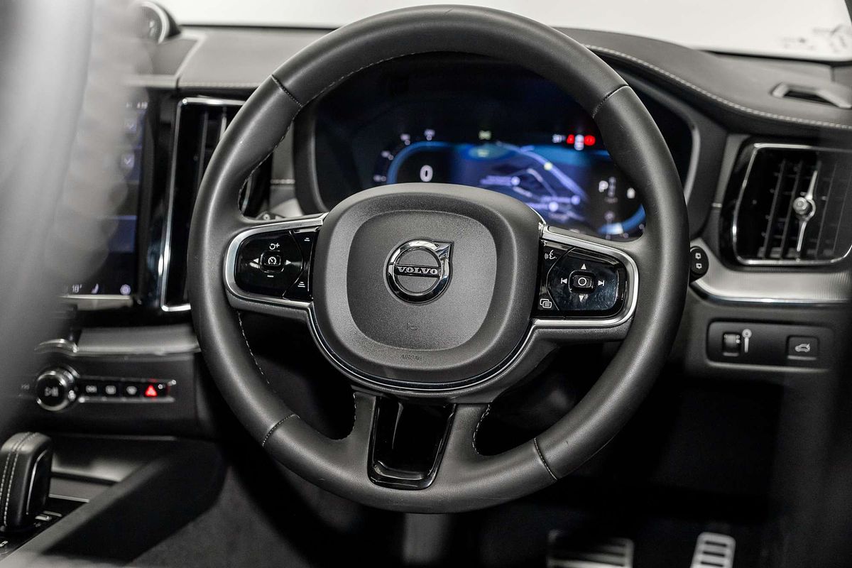 2021 Volvo XC60 B6 R-Design
