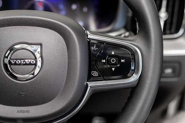 2021 Volvo XC60 B6 R-Design