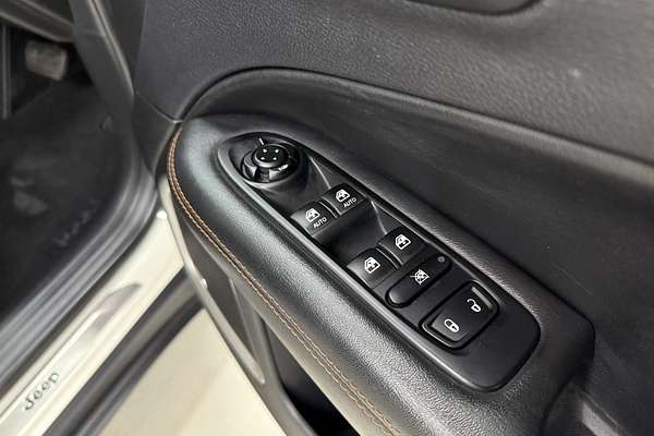 2017 Jeep Compass Limited M6