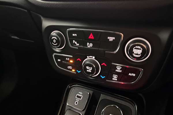 2017 Jeep Compass Limited M6