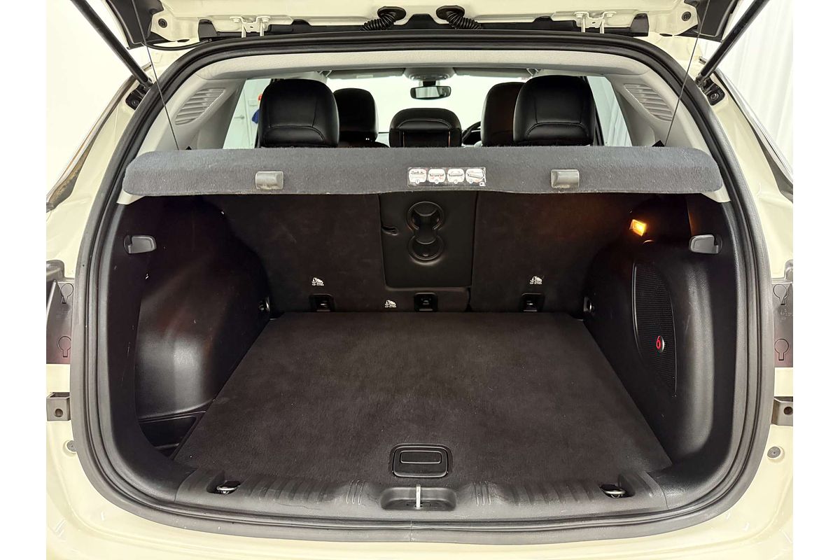 2017 Jeep Compass Limited M6