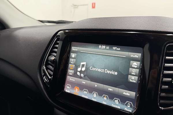 2017 Jeep Compass Limited M6