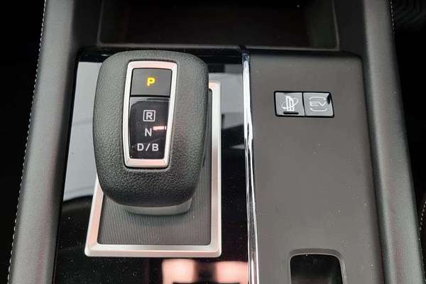2024 Mitsubishi Outlander PHEV ES ZM